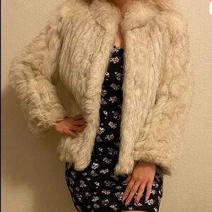 SAGA FOX Blue Fox Genuine Fur
Cream/White Colored Coat